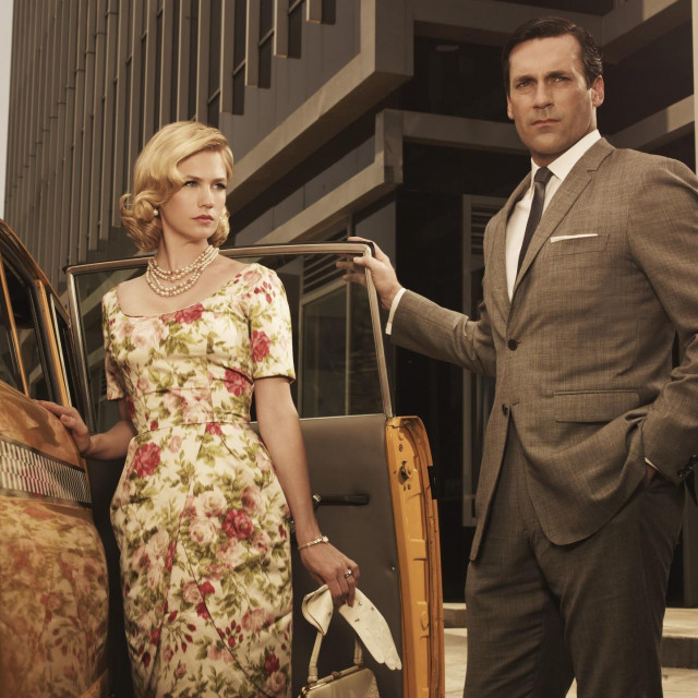 Serija ‘Mad Man‘ našla se na prvom mjestu. January Jones kao Betty Draper i John Hamm kao Don Drape.
