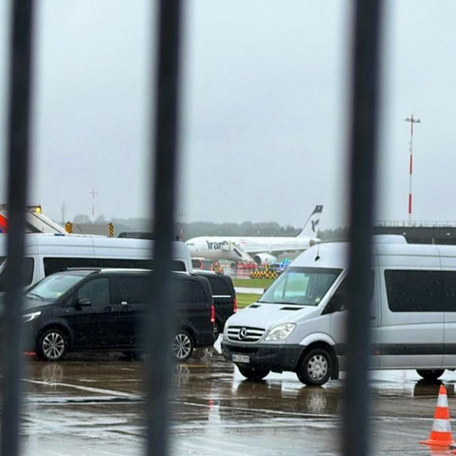 Zračna luka u Hamburgu (na slici rep iranskog zrakoplova)