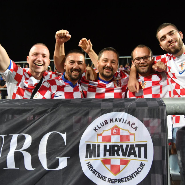 Hrvatski navijači na Rujevici na utakmici s Latvijom