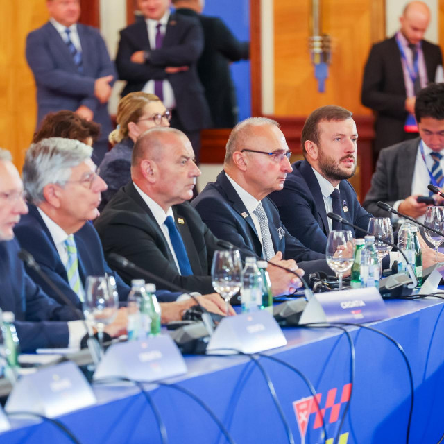 Međunarodna donatorska konferencija o humanitarnom razminiranju u Ukrajini. Na fotografiji: Andrej Plenković, Davor Božinović, Tomo Medved, Gordan Grlić Radman, Virginijus Sinkevicius 