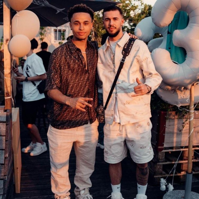 Mihailo Stevanović (desno)