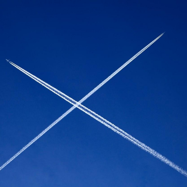 Mimoilaženje aviona (ilustracija)