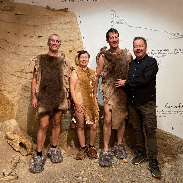 Lovci kao neandertalci u ‘Knjazalištu‘