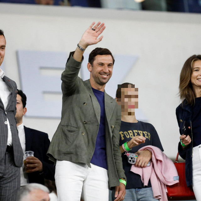 Tomislav Madžar i Dario Srna s obitelji na stadionu