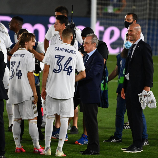 Zinedine Zidane s igračima Reala