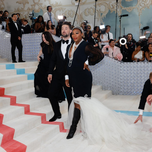 Serena Williams sa suprugom Alexisom Ohanianom na Met Gali 2023.