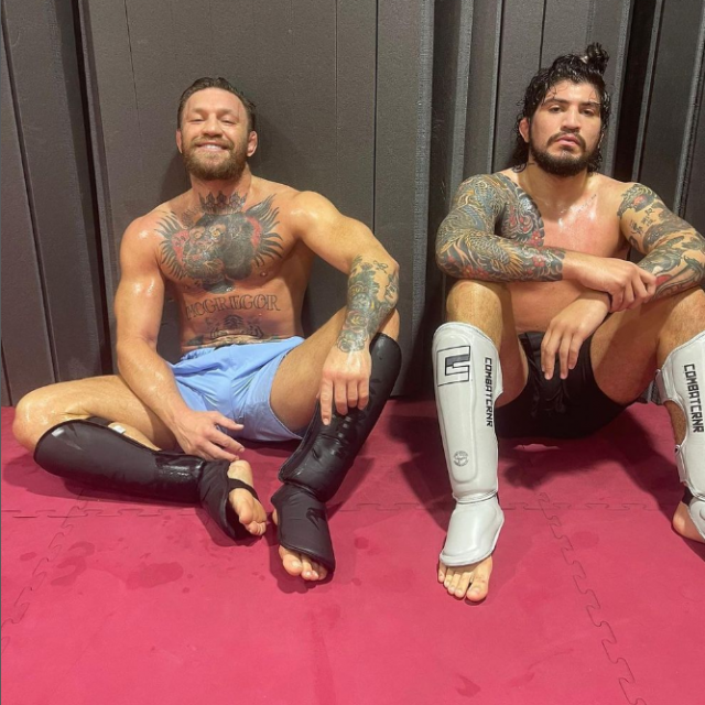 Dillon Danis (desno) i Conor McGregor (lijevo)