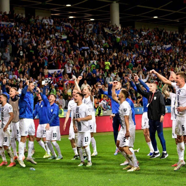 Slavlje nogometaša Slovenije