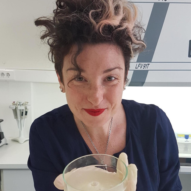 Charlotte Jarvis britanska umjetnica je zajedno s dr. Patricijom Saragüetom, argentinskom znanstvenicom i pjesnikinjom autorica tog umjetničkog rada