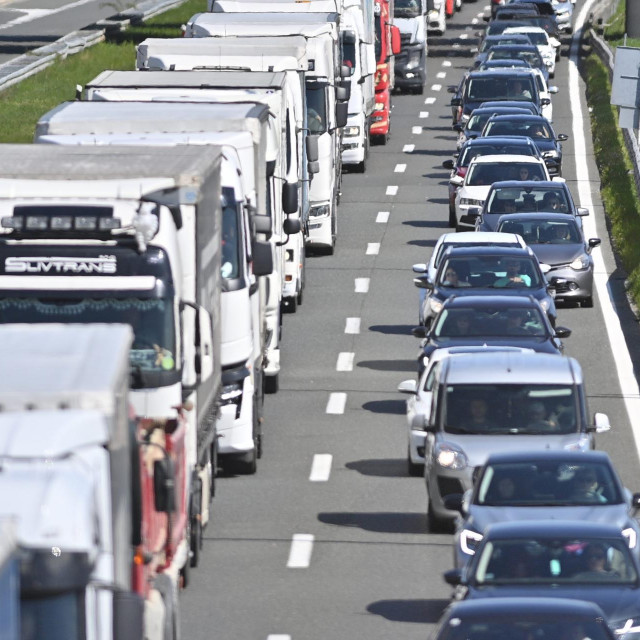 Kolona u prometu, ilustracija