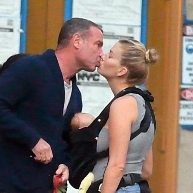 Liev Schreiber i Taylor Neisen