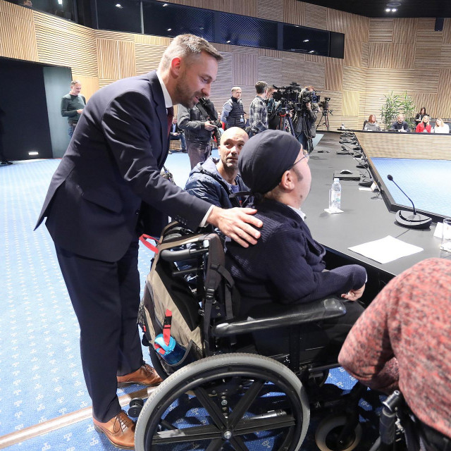 Ministar Marin Piletić s osobama s invaliditetom