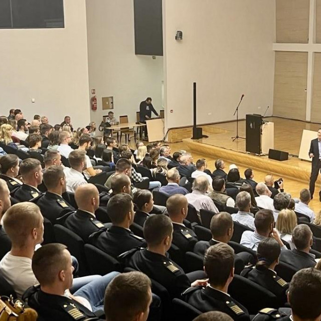 Predavanje Dragana Primorca