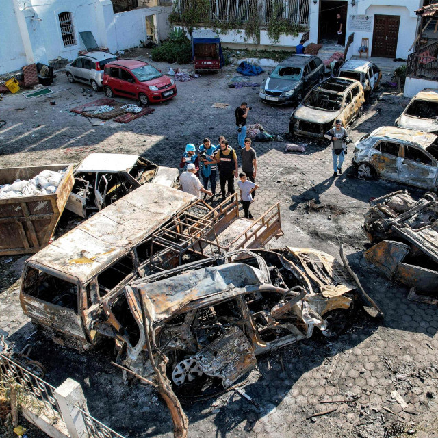 Oštećene zgrade pored bolnice al-Ahli Arab