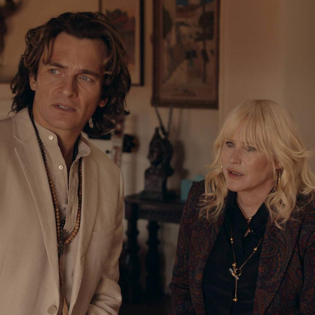 Rupert Friend i Patricia Arquette u prizoru iz serije ”High Desert”