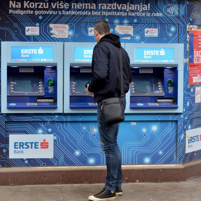 Bankomat van funkcije