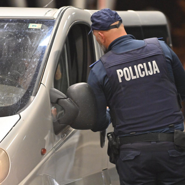 Policija na granici, ilustracija