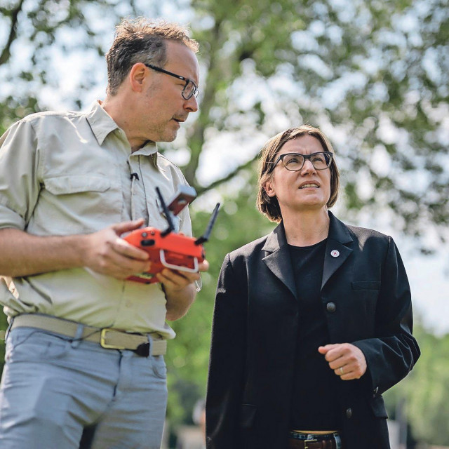 Mirjana Špoljarić Egger karijeru je ostvarila kao švicarska diplomatkinja, posebno unutar sustava Ujedinjenih naroda