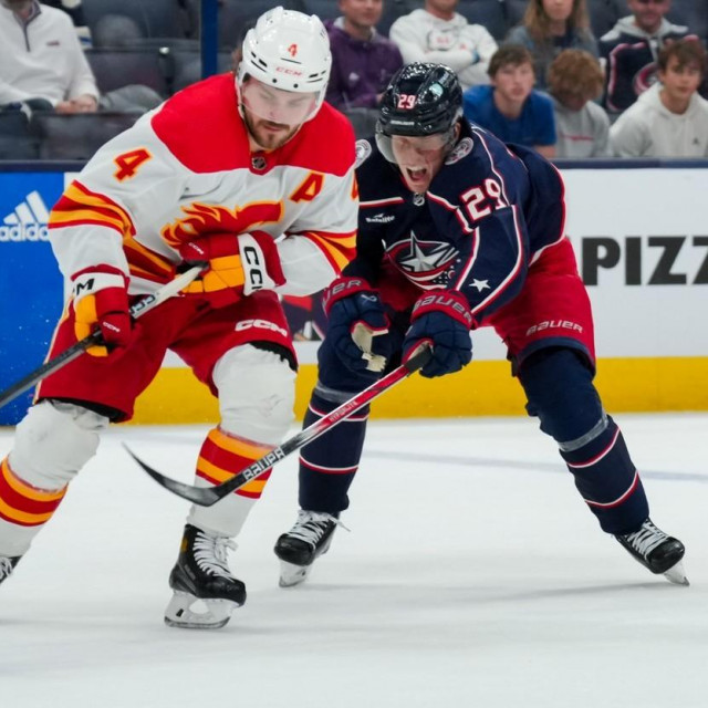 Rasmus Andersson (4) i Patrik Laine (29)