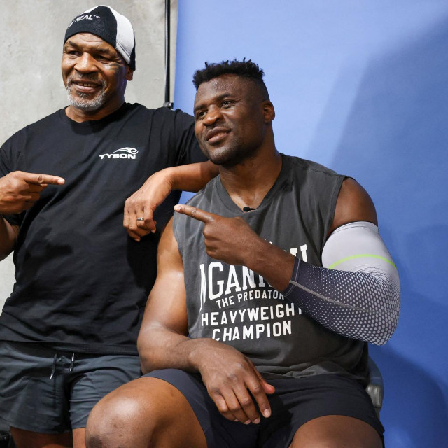 Mike Tyson i Francis Ngannou