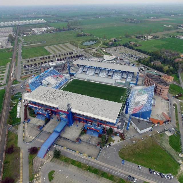 Stadion Mapei

 