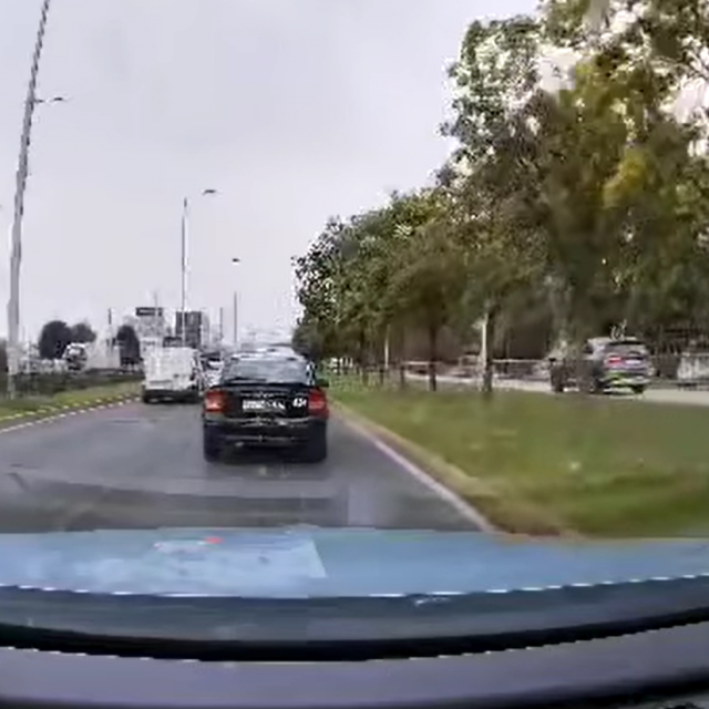 Divljak vozio po pločniku