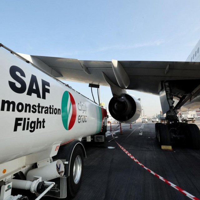 Boeing 777-300ER pogonjen sa Sustainable Aviation Fuel (SAF)