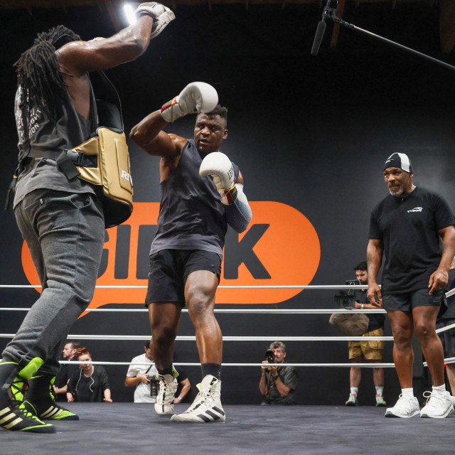 Francis Ngannou, Dewey Cooper i Mike Tyson 