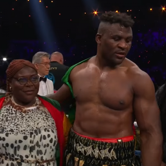 Francis Ngannou i njegova majka