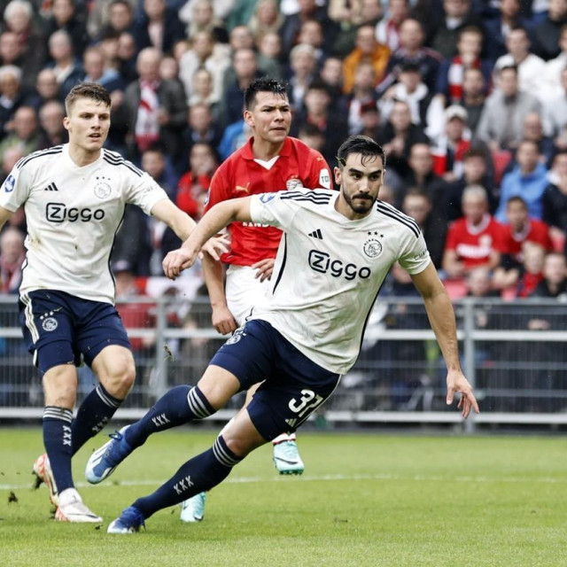 Hirving Lozano (PSV Eindhoven), Anton Gaaei i Josip Šutalo (Ajax)