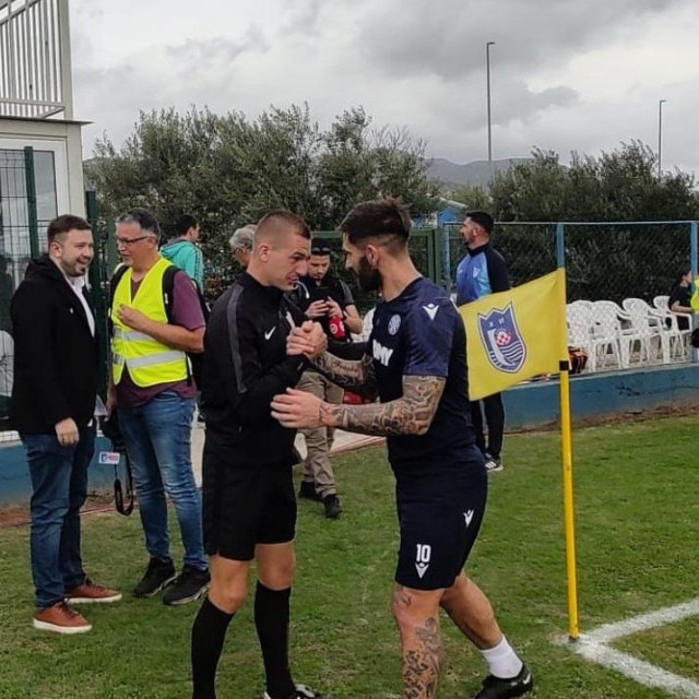 Marko Livaja i sudac Mateo Erceg