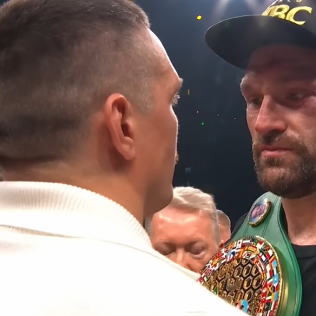 Oleksandr Usyk (lijevo) i Tyson Fury (desno)