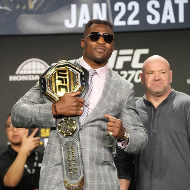 Francis Ngannou (lijevo) i Dana White (desno)