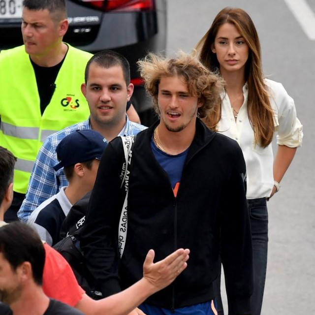 Alexander Zverev i Brenda Patea (iza njega)