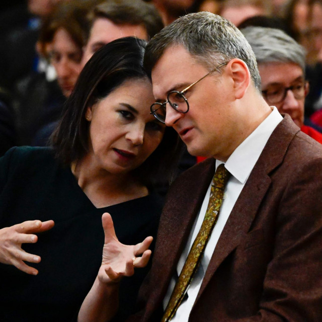 Annalena Baerbock i Dmitro Kuleba