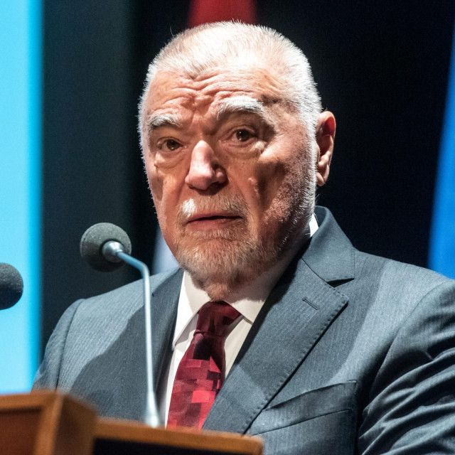 Nekadašnji predsjednik RH Stjepan Mesić 
