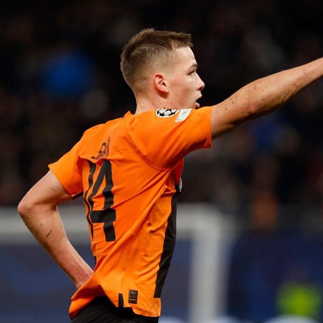 Strijelac pogotka Danylo Sikan 