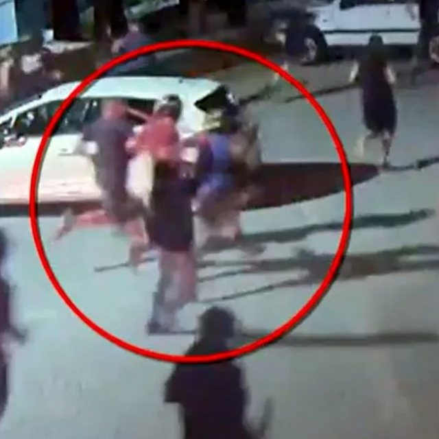 Snimka napada na grčkog navijača