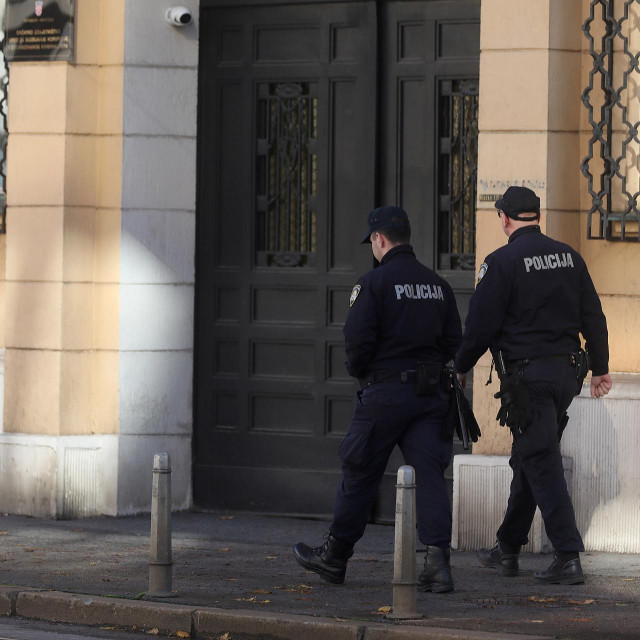 Privođenje osumnjičenih u aferi Geodetski fakultet