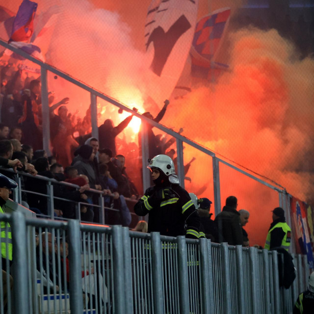 Torcida na Opus Areni