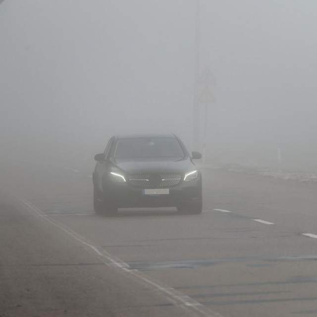 Promet, dnevna svjetla (ilustracija)