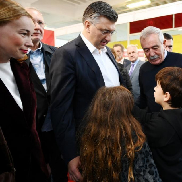 Premijer s djecom na Interliberu