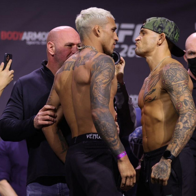 Charles Oliveira (lijevo) i Dustin Poirier (desno)