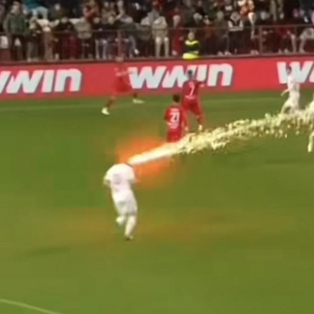 Trenutak u kojem je Kiš zamalo pogođen