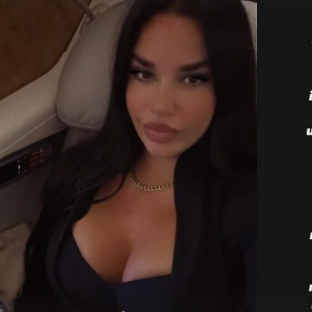 Ivana Knoll iz aviona