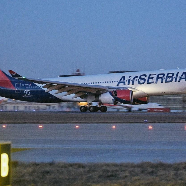 Avion Airbus A330 koji koristi Air Serbia