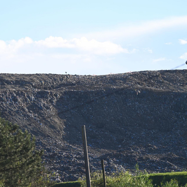 Odron na odlagalištu otpada Jakuševec