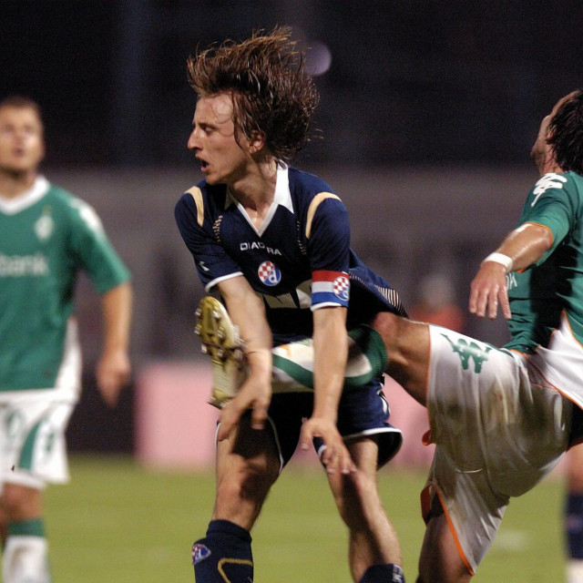 Luka Modrić u Dinamovom dresu protiv Werdera 2007.