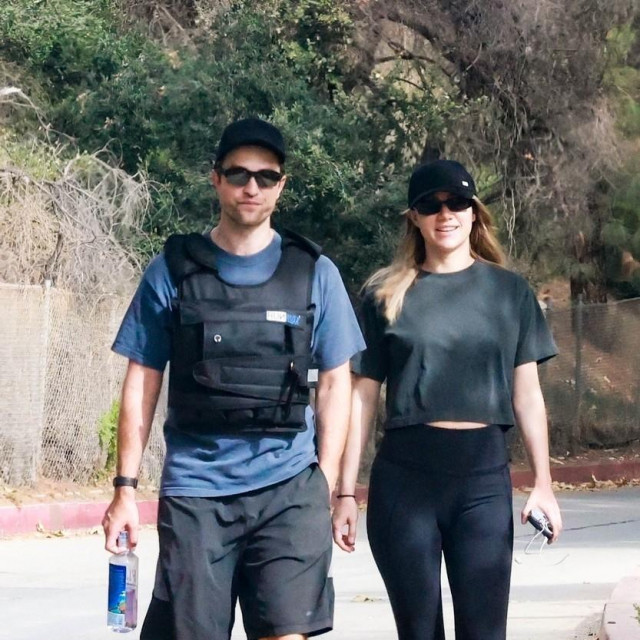 Robert Pattinson i Suki Waterhouse

 