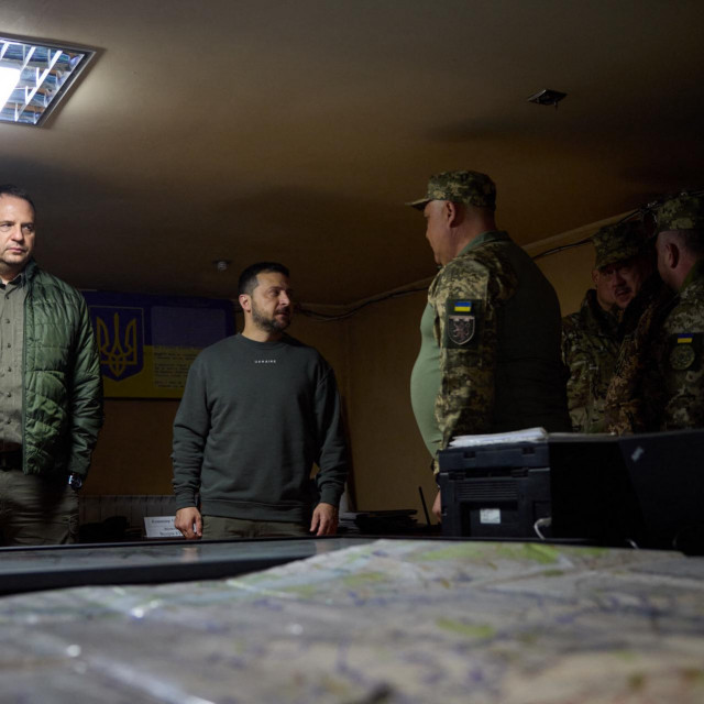 Volodimir Zelenski sa svojim savjetnicima